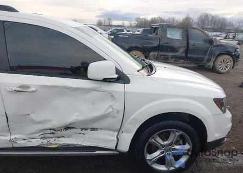 2017 Dodge Journey Crossroad z USA, uszkodzony, nr VIN 3C4PDCGG5HT684906